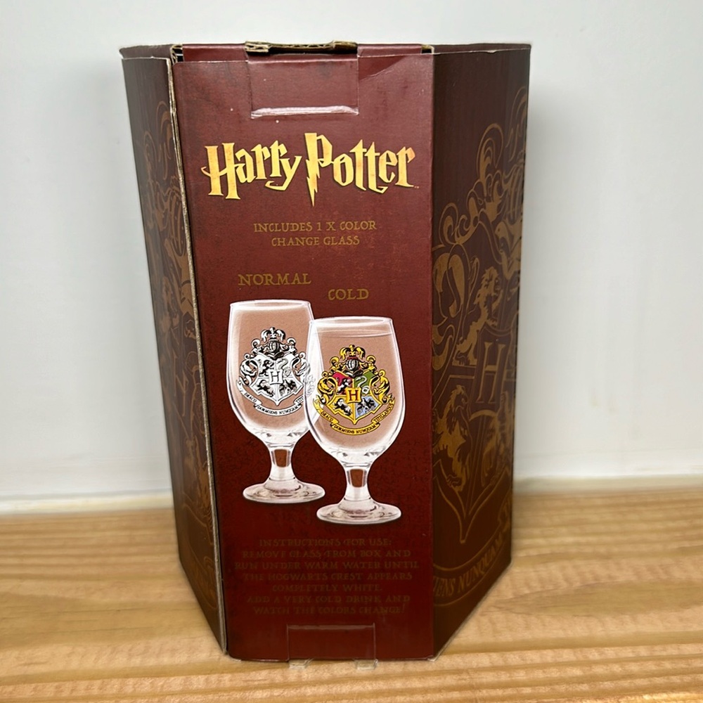 Harry Potter Color Changing Glass - Picture 3 of 6